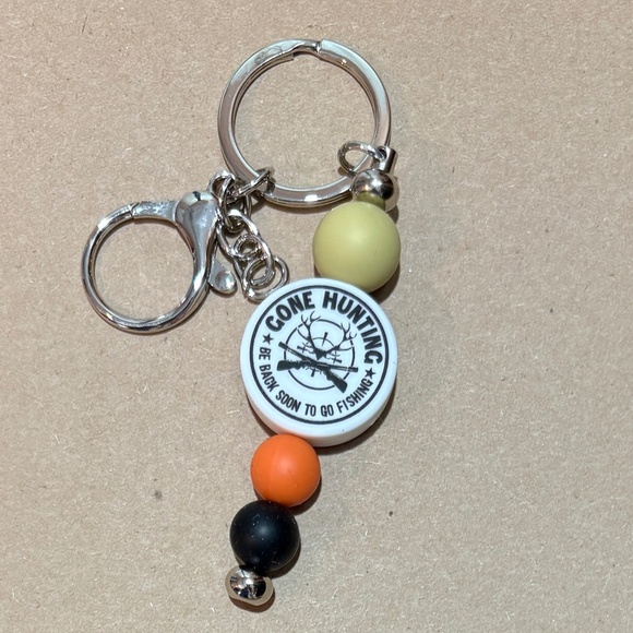 Silicone Bead Keychain - "Gone Hunting" - Picture 1 of 2